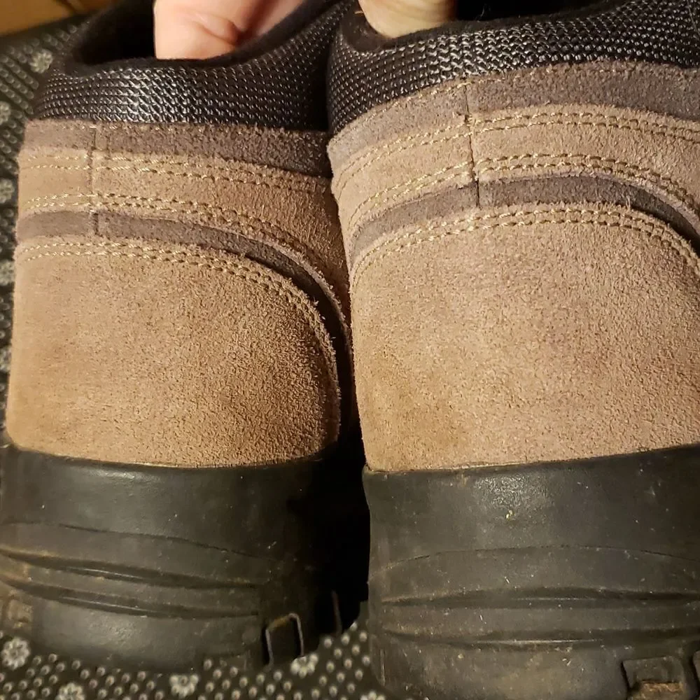 *Nevados hiking boots, Size 10 (44), tan